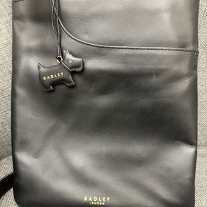 Easley London Crossbody.